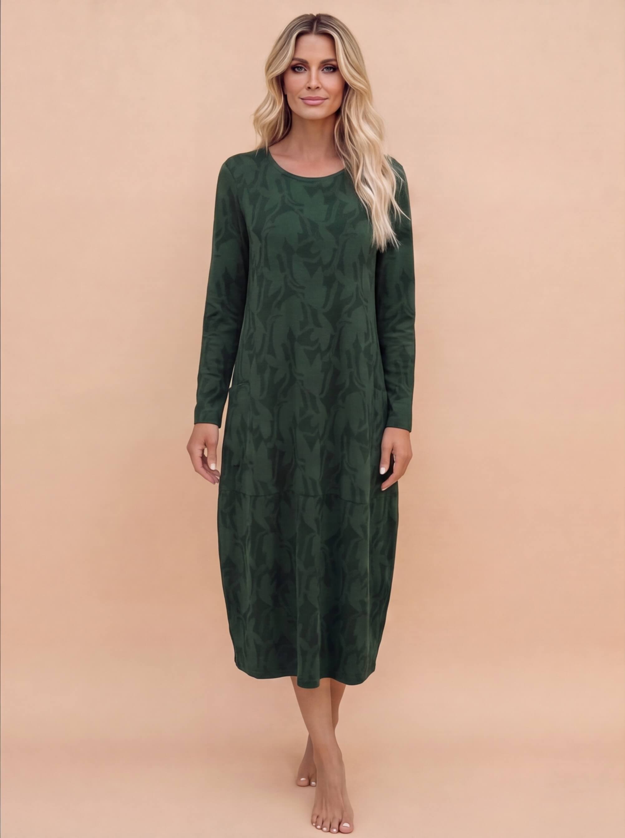 Elegant Long Dress – Modern Shape & Everyday Comfort