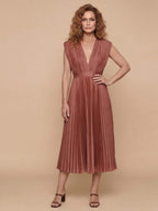 Women’s Pleated Maxi Dress – Elegant Flow & Timeless Grace