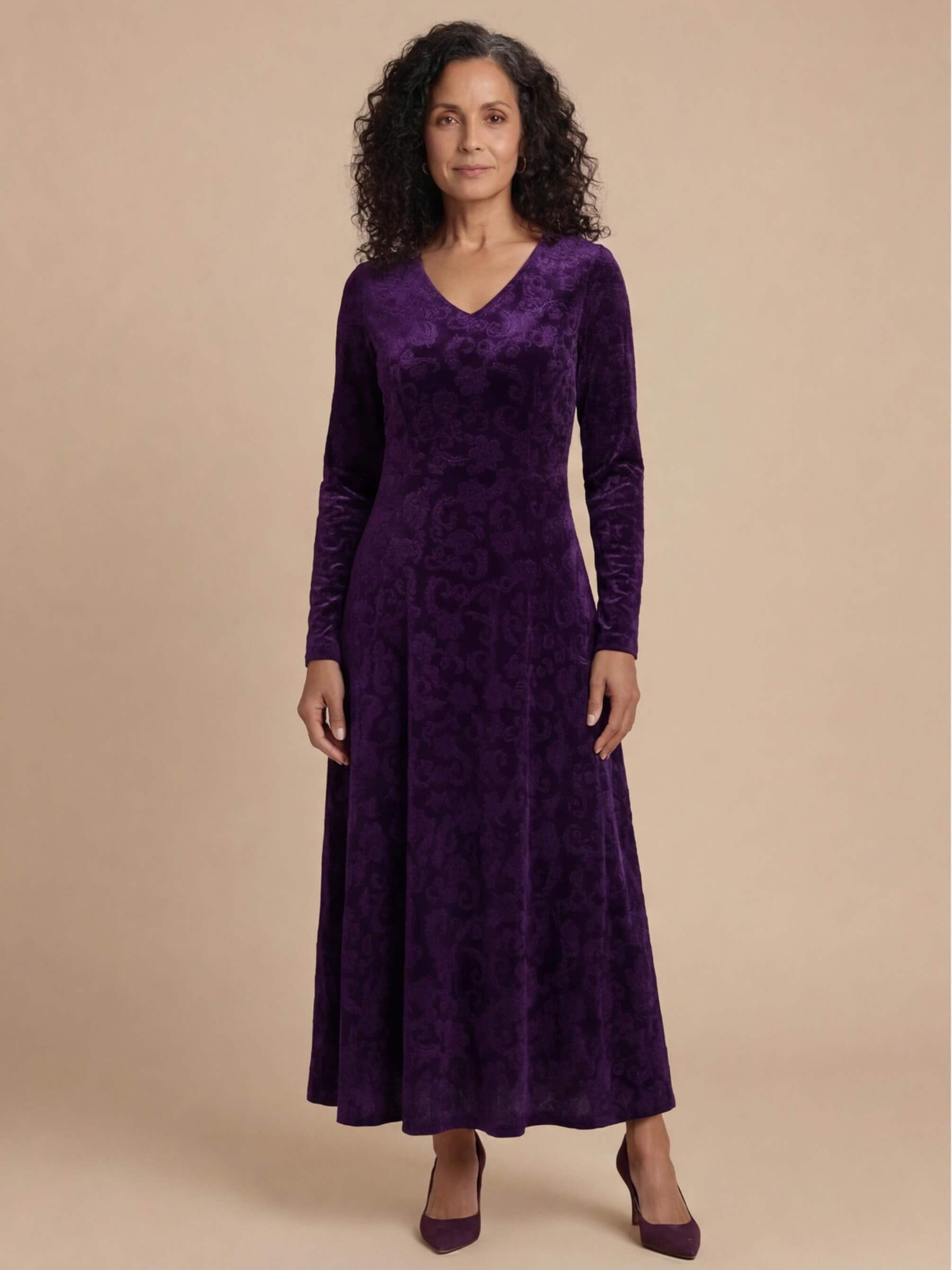 Elegant Women’s V-Neck Maxi Dress – Textured Floral Pattern & High-Stretch Comfort