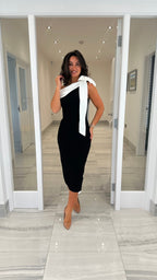Adele Bow Shoulder Bandage Dress – Monochrome