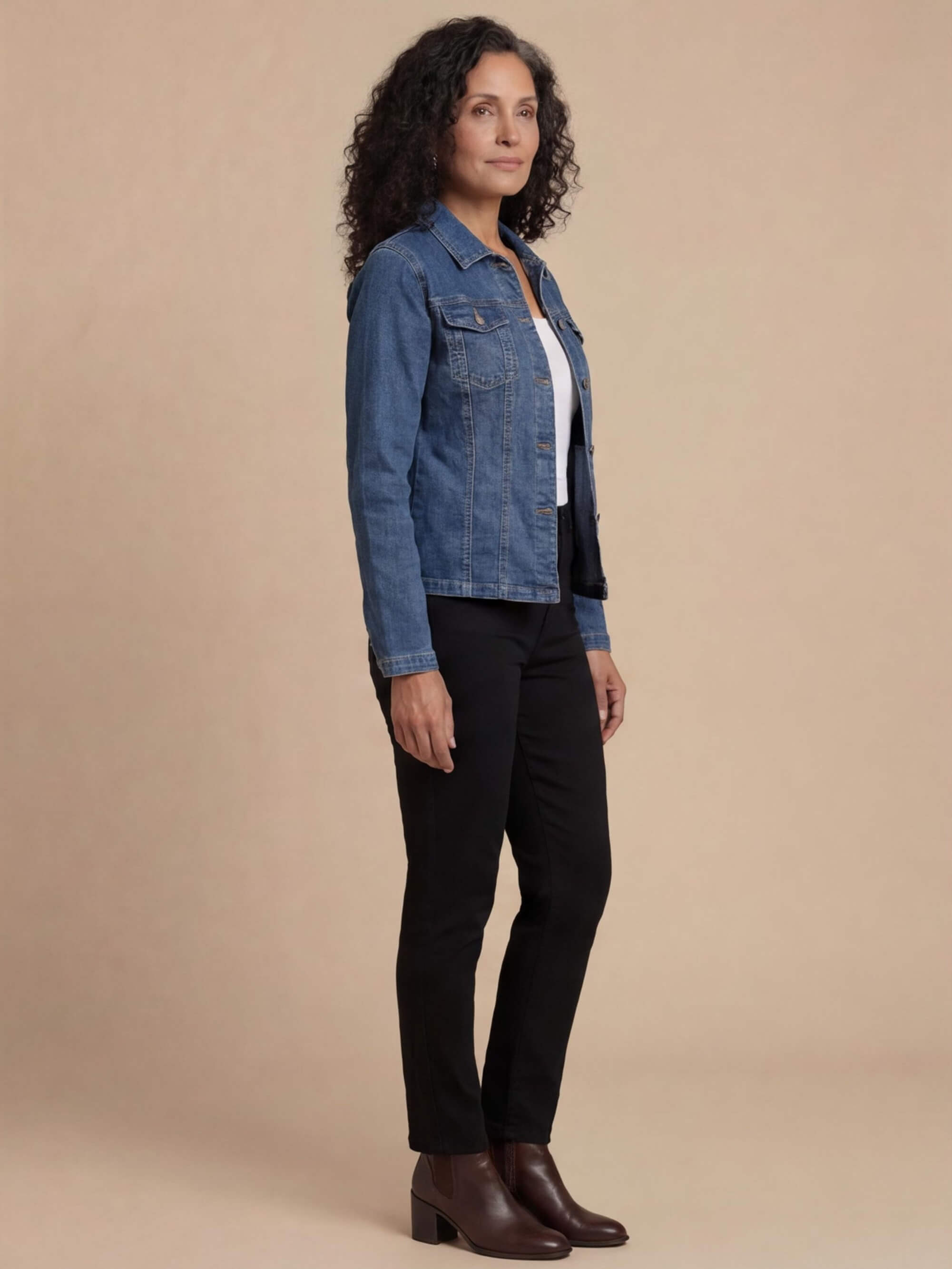 Women’s Slim-Fit Denim Jacket – Metal Buttons, Dual Pockets & Classic Street Style