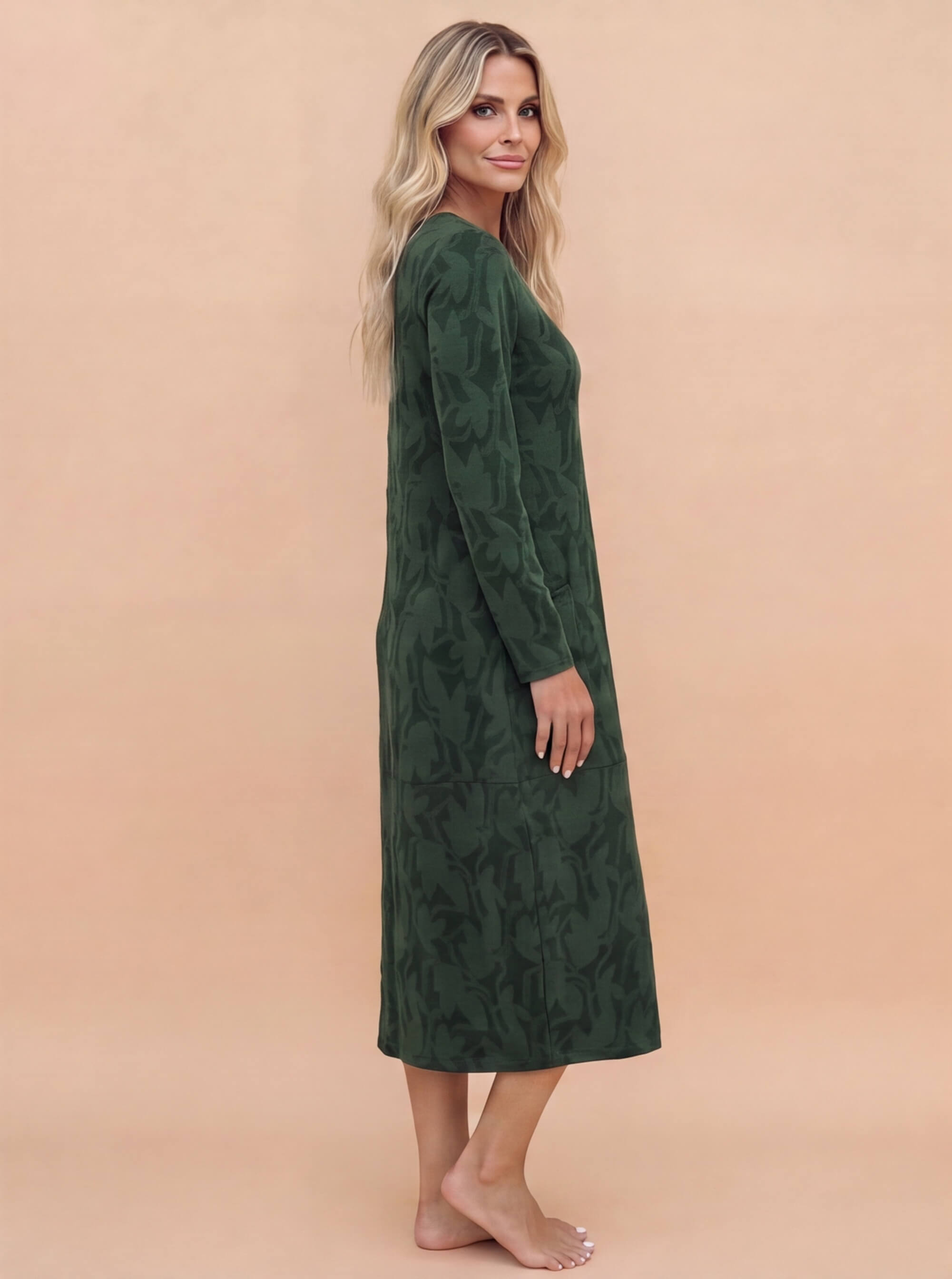 Elegant Long Dress – Modern Shape & Everyday Comfort