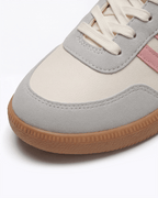 Women’s Low-Top Sneakers- Retro Lace-Up