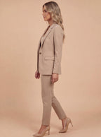 Women’s Elegant Tailored Blazer – Clean Lines & Timeless Sophistication