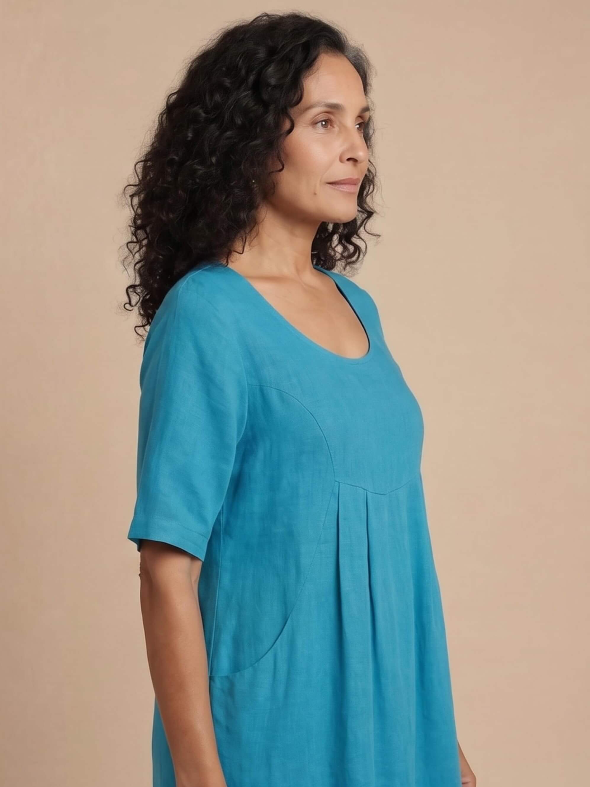 Women’s Scoop Neck Pocket Mini Dress