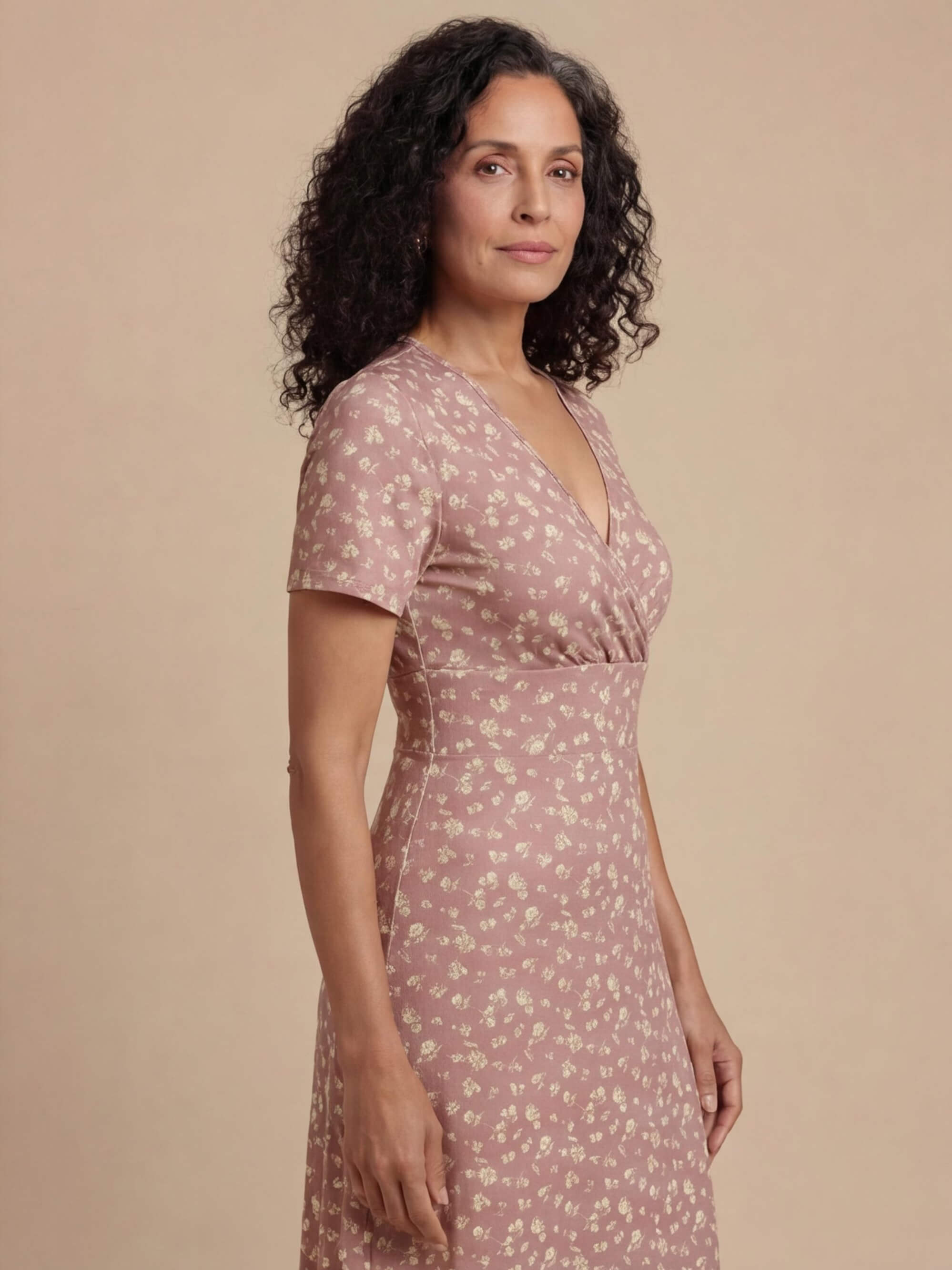 Elegant Women’s Floral V-Neck Dress – Smocked Bodice & High-Stretch Comfort
