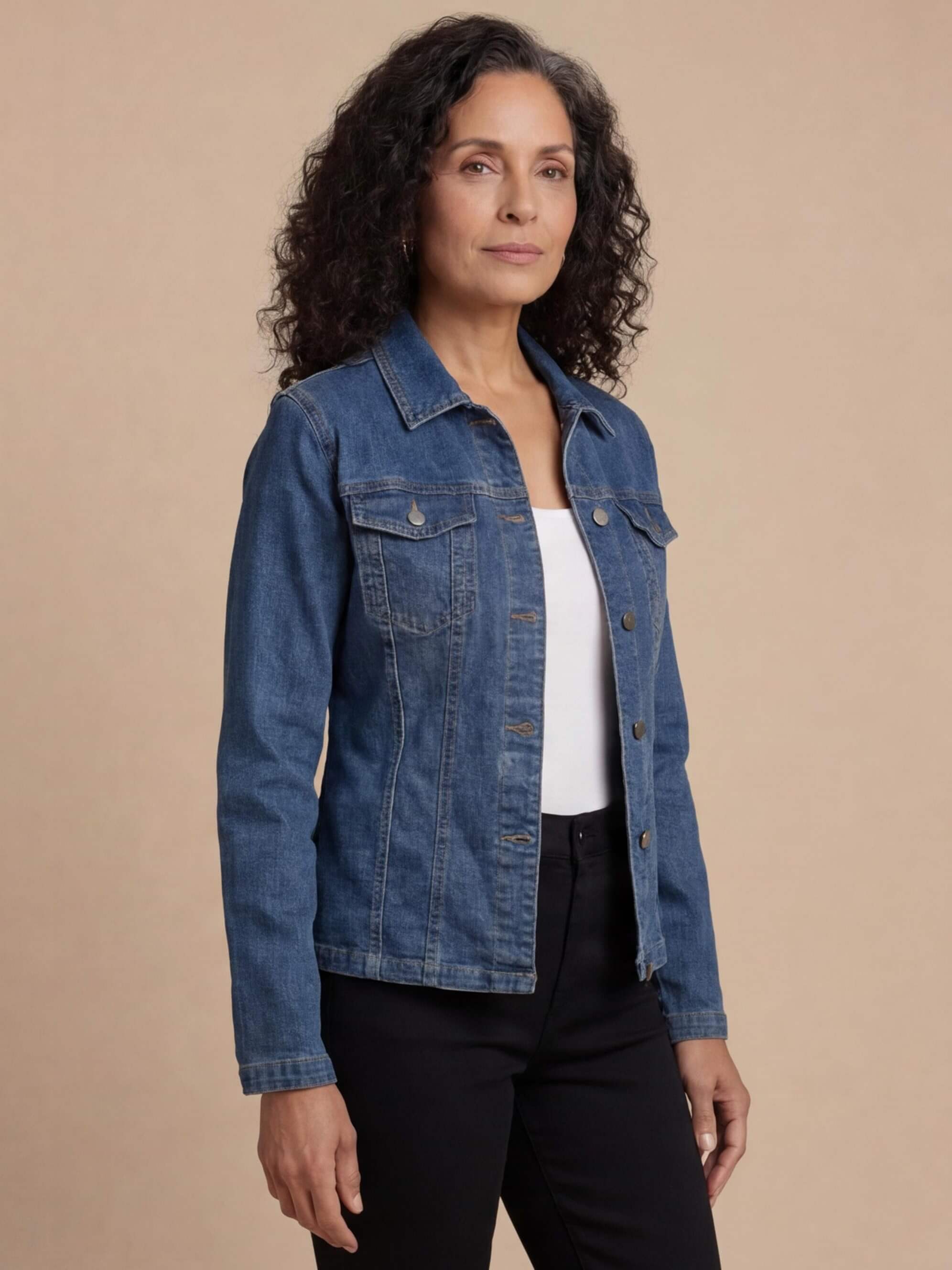 Women’s Slim-Fit Denim Jacket – Metal Buttons, Dual Pockets & Classic Street Style