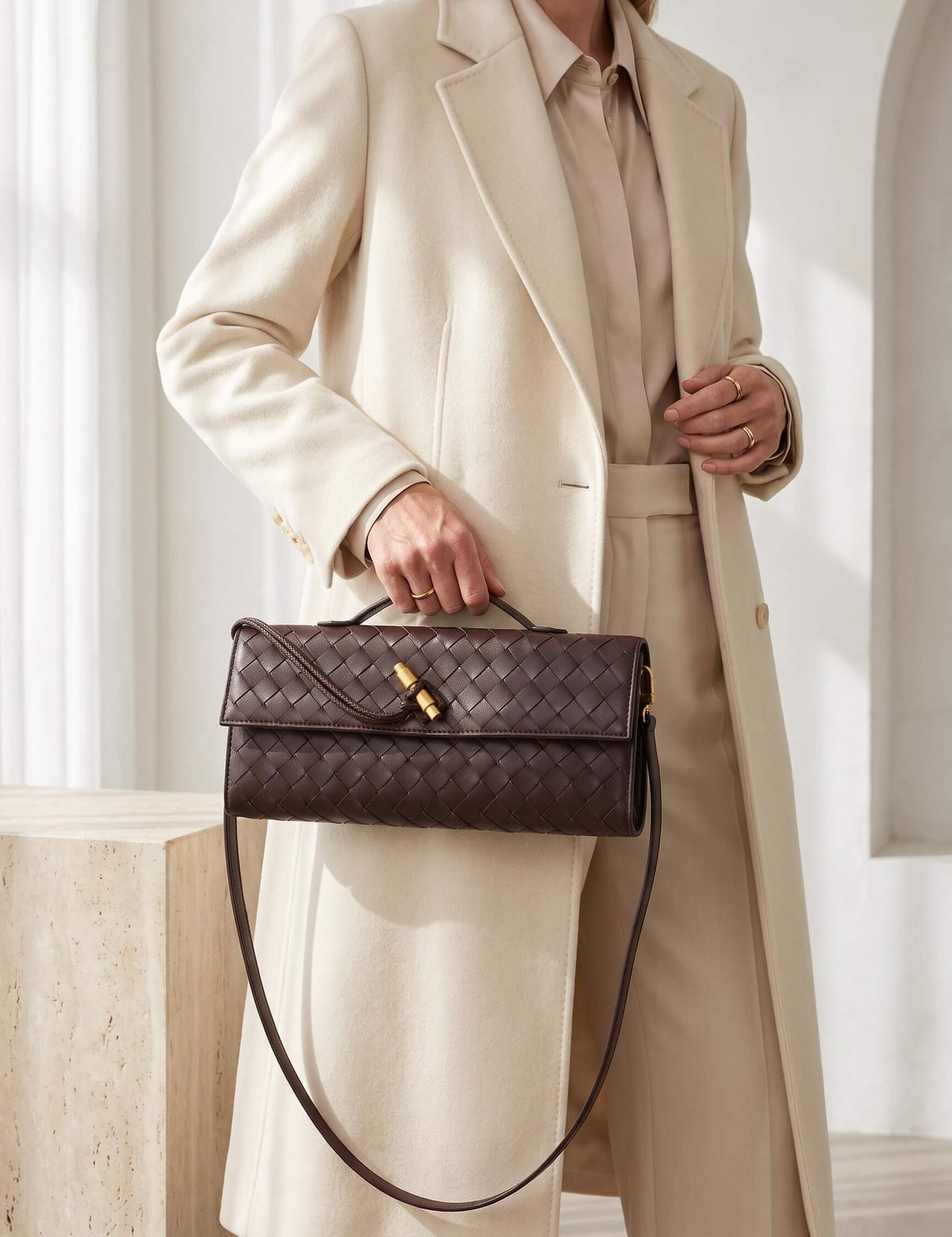 Women’s Woven Handle Shoulder Bag
