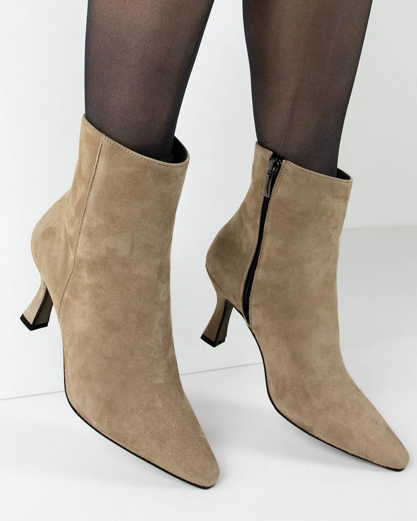 Noa Pointed Toe Sock Boots