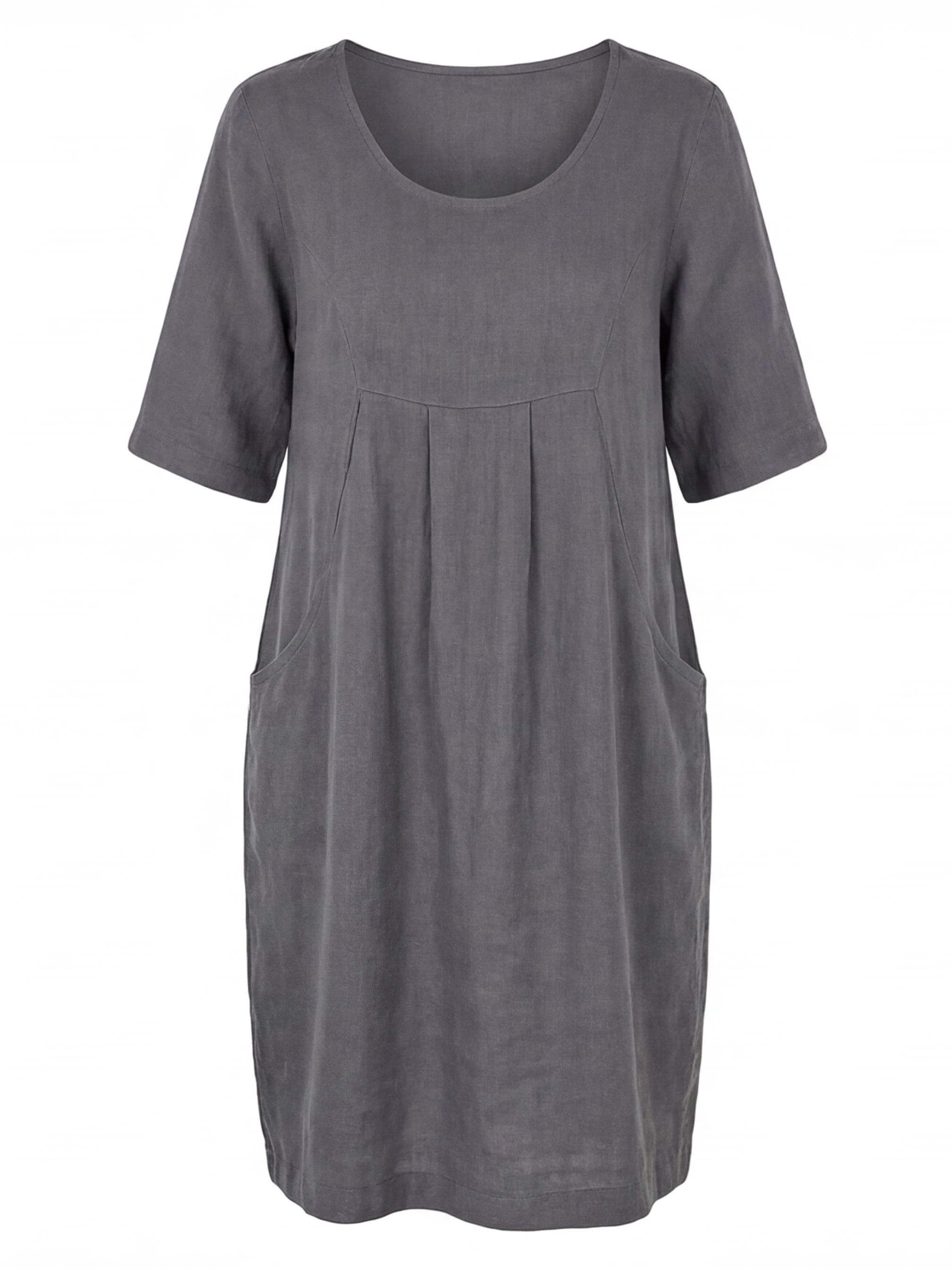 Women’s Scoop Neck Pocket Mini Dress