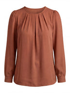 Women’s Pleated Blouse – Soft Draping & Elegant Everyday Style