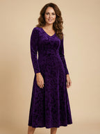 Elegant Women’s V-Neck Maxi Dress – Textured Floral Pattern & High-Stretch Comfort